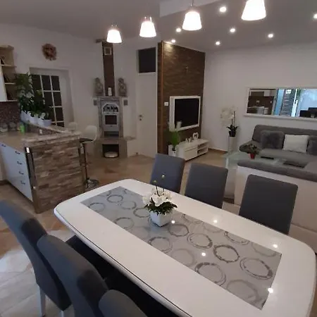 Appartement Ljube Makarska