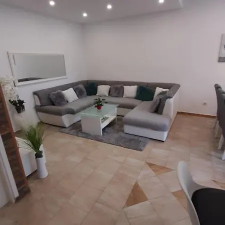 Ljube Appartement Makarska