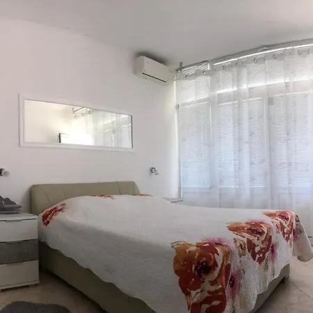 Ljube Apartman Makarska