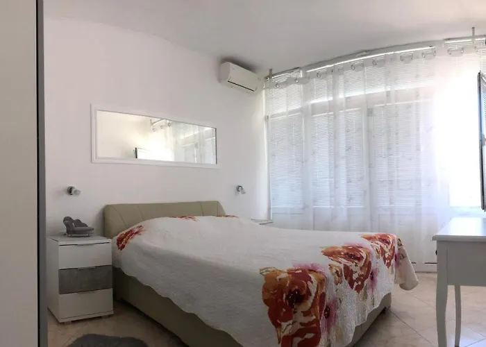 Ljube Apartman Makarska